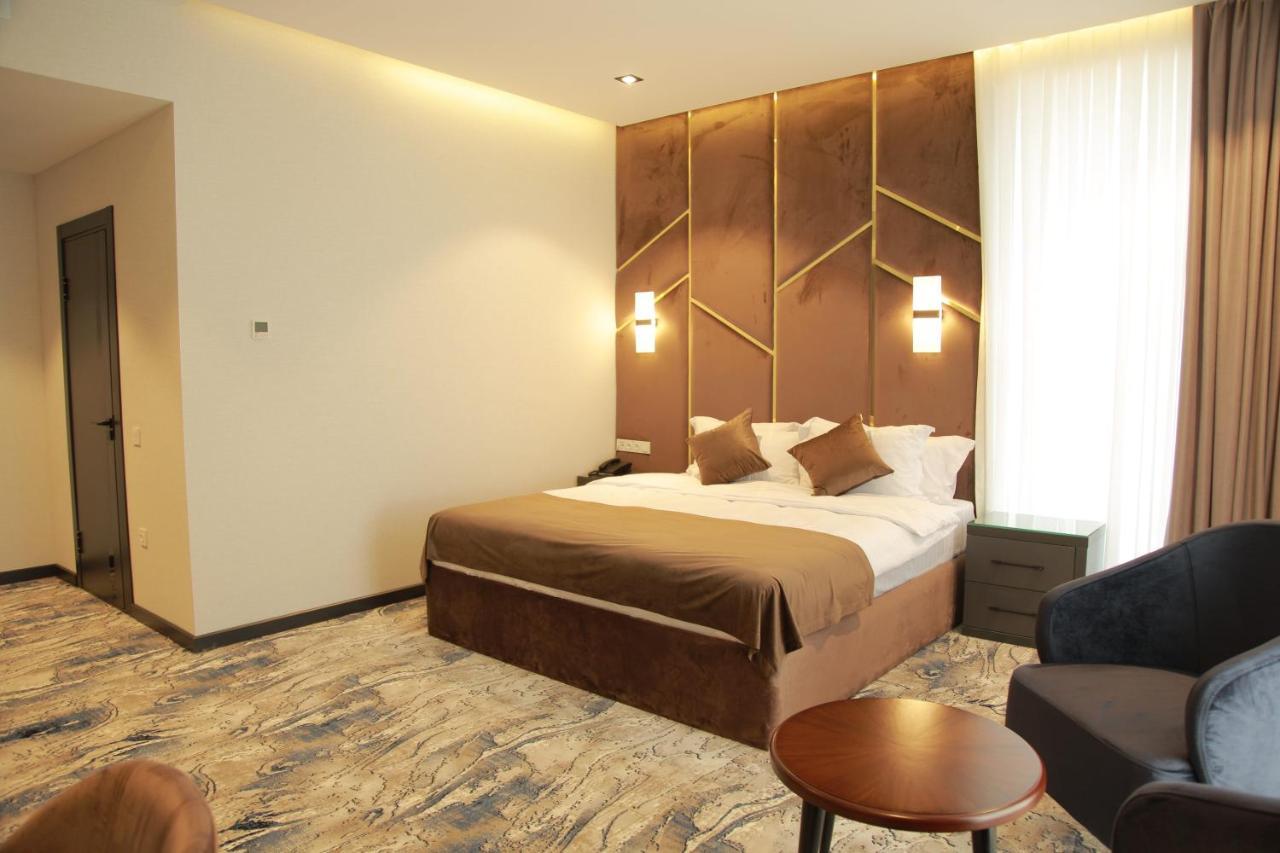 Unique Hotel Tashkent Esterno foto