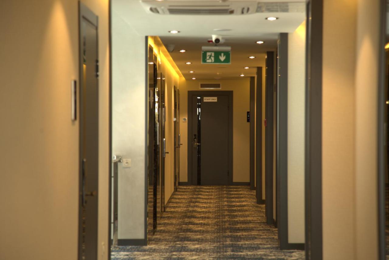 Unique Hotel Tashkent Esterno foto
