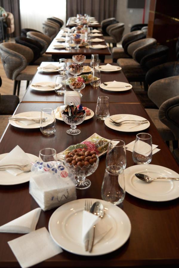 Unique Hotel Tashkent Esterno foto